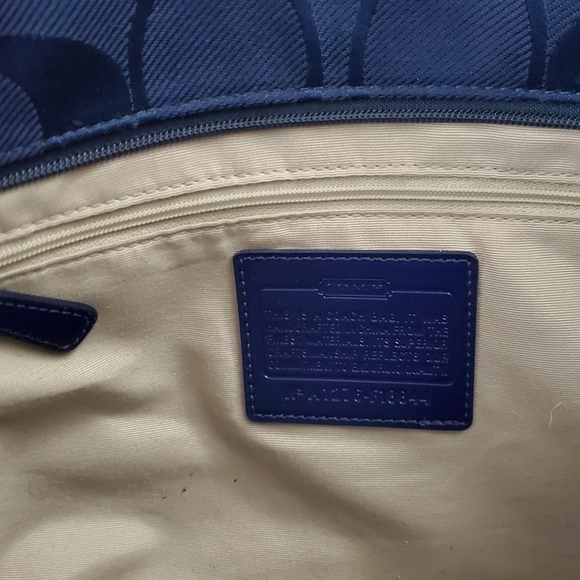 Coach Kyra Daisy Signature Purse Navy Blue, “C” pattern bag - Picture 8 of 16